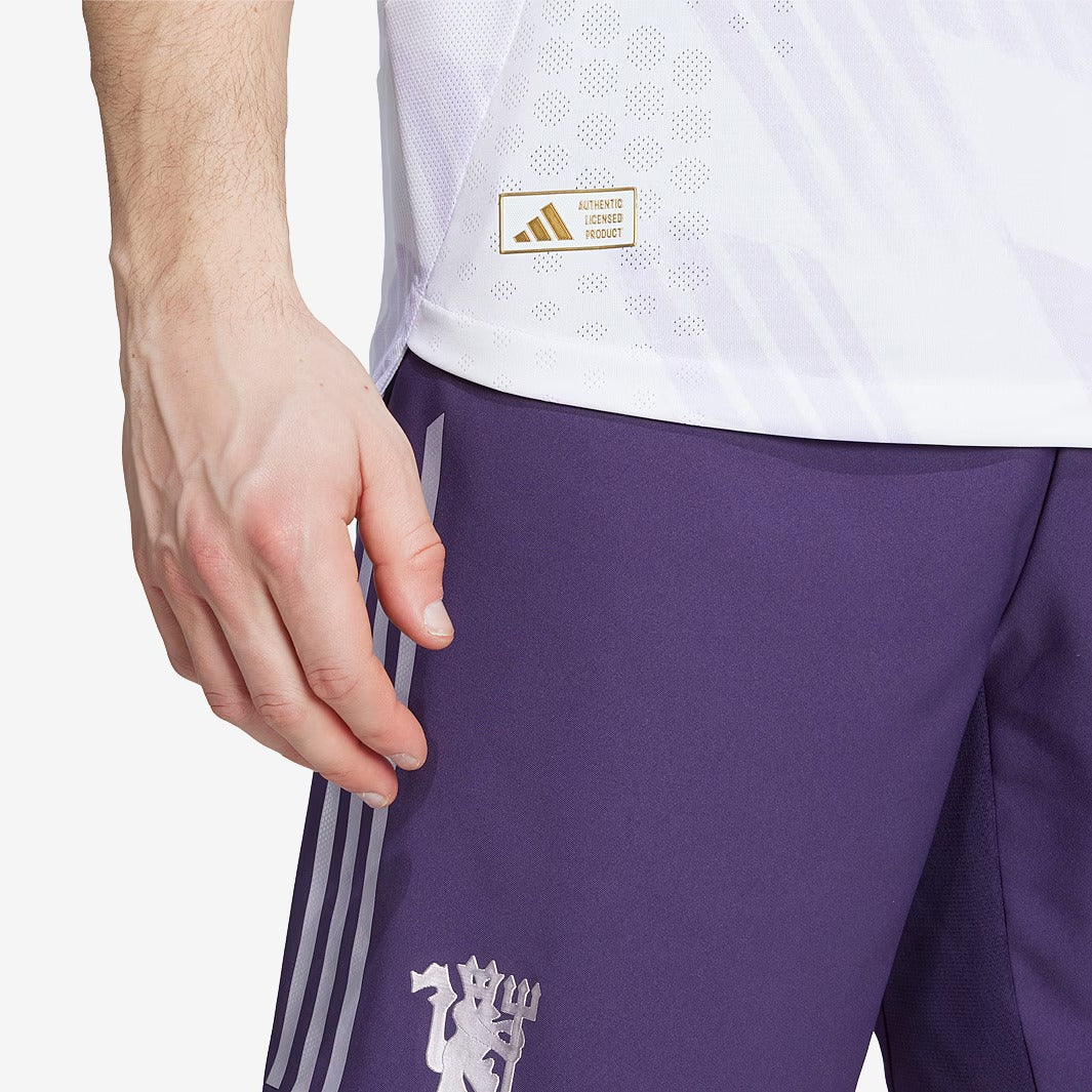 Camisa adidas Manchester United 2025/26 II Jogador